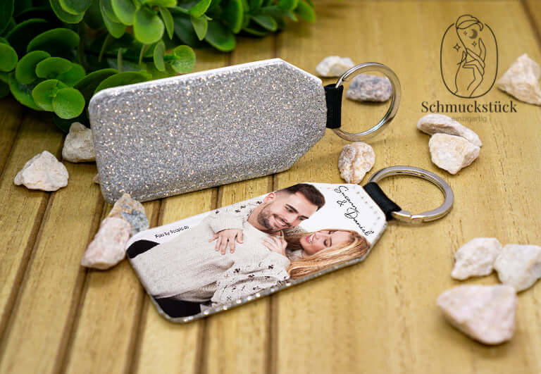 personalisierter Schlüsselanhänger mit eigenem Foto & Text, Schmuckstück - einzigartig