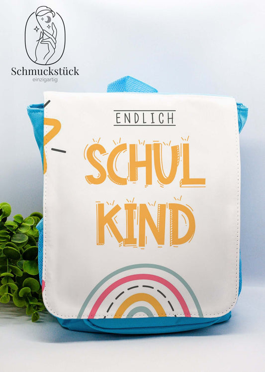 Ein personalisierter Kinder-Rucksack der lebendige Farben und Individualität ausstrahlt.