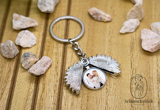 Schlüsselanhänger "Sonnenblume" mit personalisierbarem Design, Schmuckstück - einzigartig