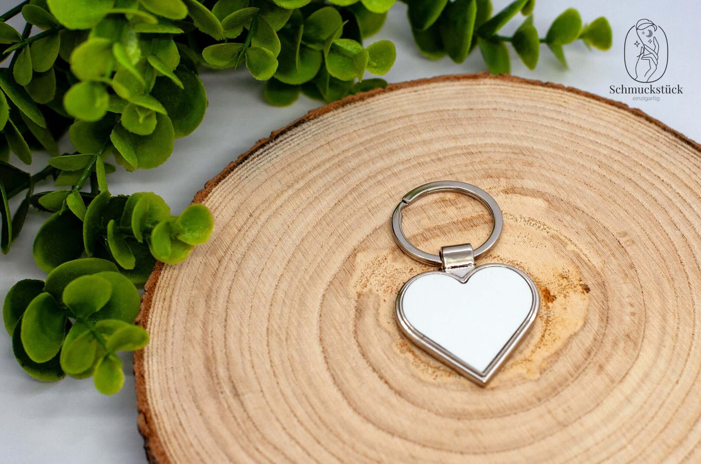 Herz Schlüsselanhänger aus Metall mit eigenem Foto als Geschenkidee zu Valentinstag, Hochzeit oder Geburtstag, Schmuckstück - einzigartig