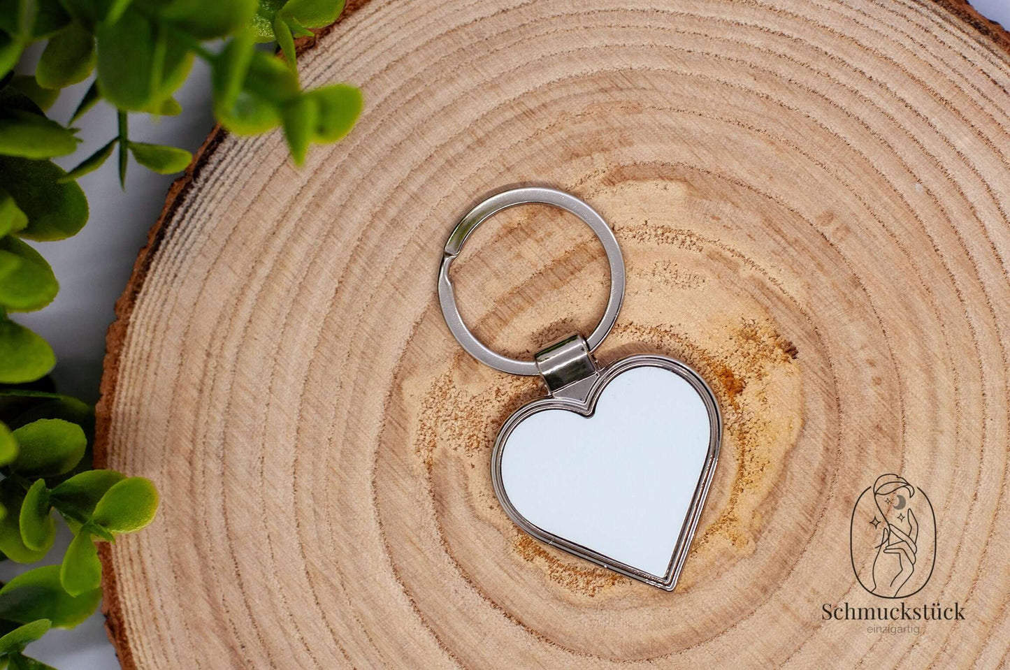 Herz Schlüsselanhänger aus Metall mit eigenem Foto als Geschenkidee zu Valentinstag, Hochzeit oder Geburtstag, Schmuckstück - einzigartig