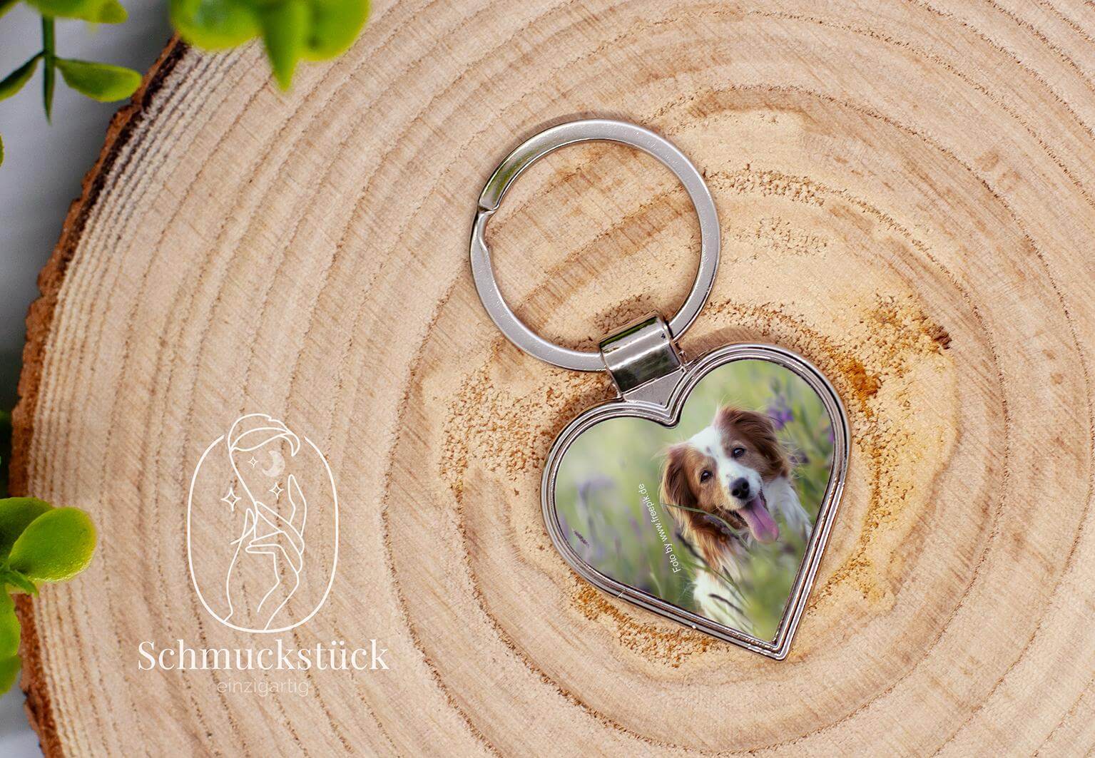 Herz Schlüsselanhänger aus Metall mit eigenem Foto als Geschenkidee zu Valentinstag, Hochzeit oder Geburtstag, Schmuckstück - einzigartig