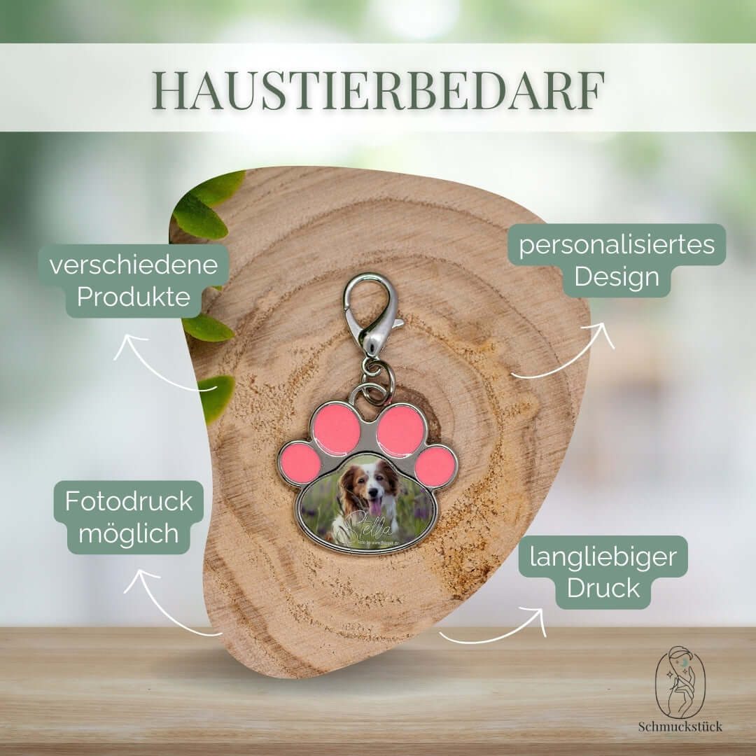 Eine personalisierbare Hunde ID Marke in Pfotenform mit Foto deines Hundes.